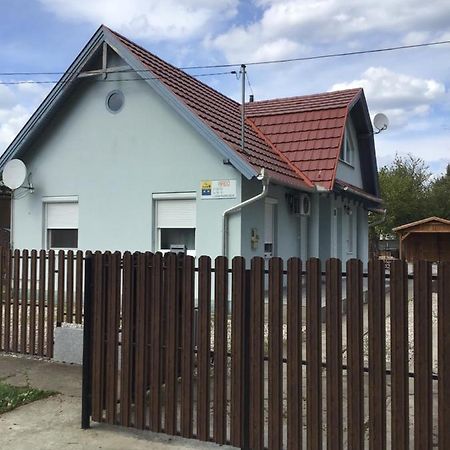 4 Lurko Apartman Uj Lejlighed Hajdúszoboszló Eksteriør billede